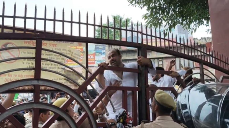 Congress Protest in Saharanpur, Slogans Raised Against Election Commission; Face-off with Police