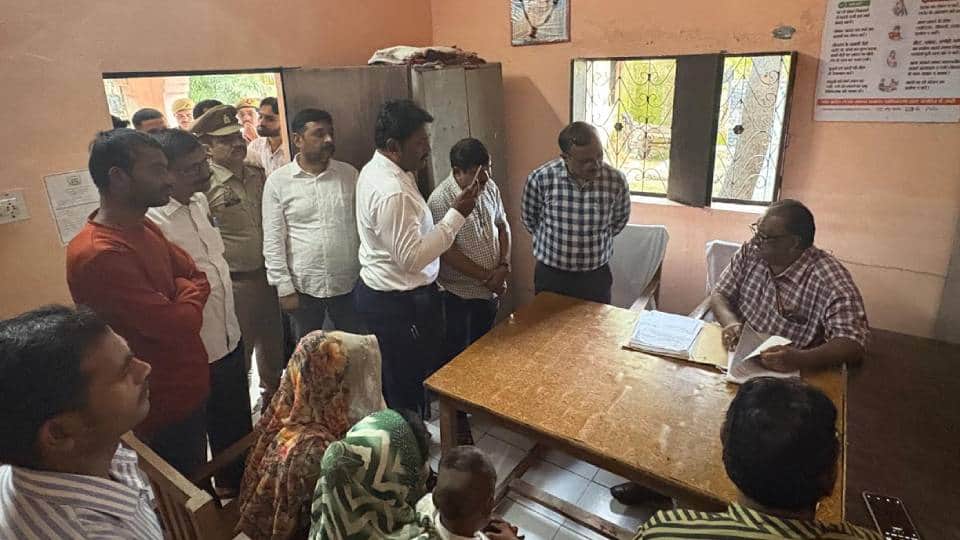 member of Sanitation Workers Commission met victims families in Lucknow