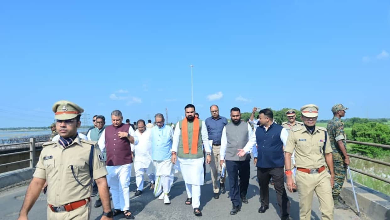 Bihar: Gandak River 1.5 meters above danger mark; expected to rise by 50 cm overnight.