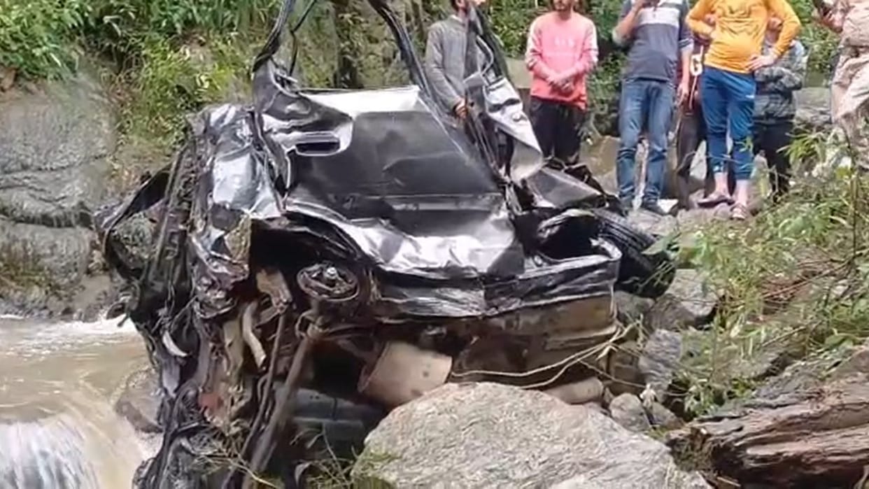 Two youths die tragically while returning home from Chaladhar