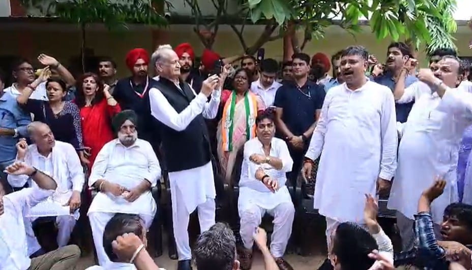Rajasthan Congress Leaders Stage Sit-in at Police Station After Detention