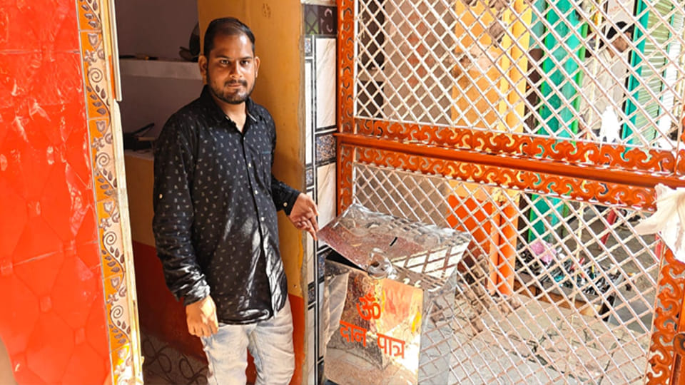 Jalaun: Thief breaks into Panchmukhi Hanuman Temple, steals cash after paying obeisance