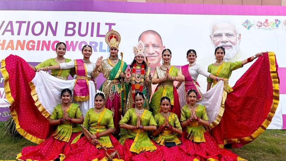 Artists from Saharanpur presented a Kathak performance by Vaishnavi Nrityalaya at the UP Trade Show