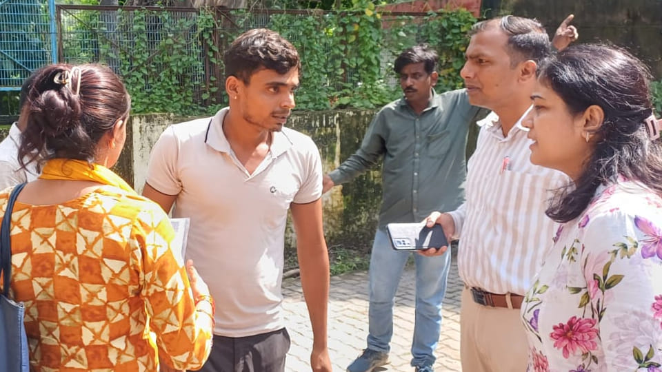 आरटीओ में दलाल से मारपीट