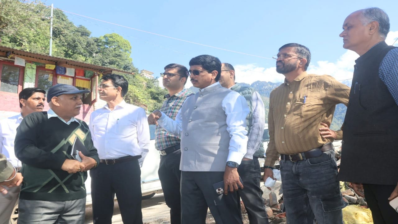 केंद्रीय टीम ने धर्मशाला में लिया मानसून से हुए नुकसान का जायजा।