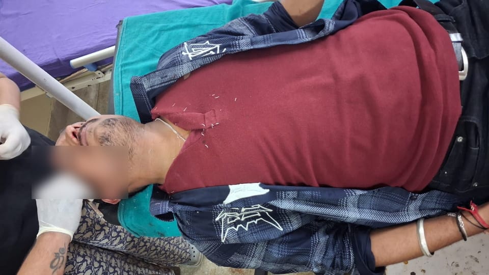 छात्र के हमले में घायल कर्मचारी