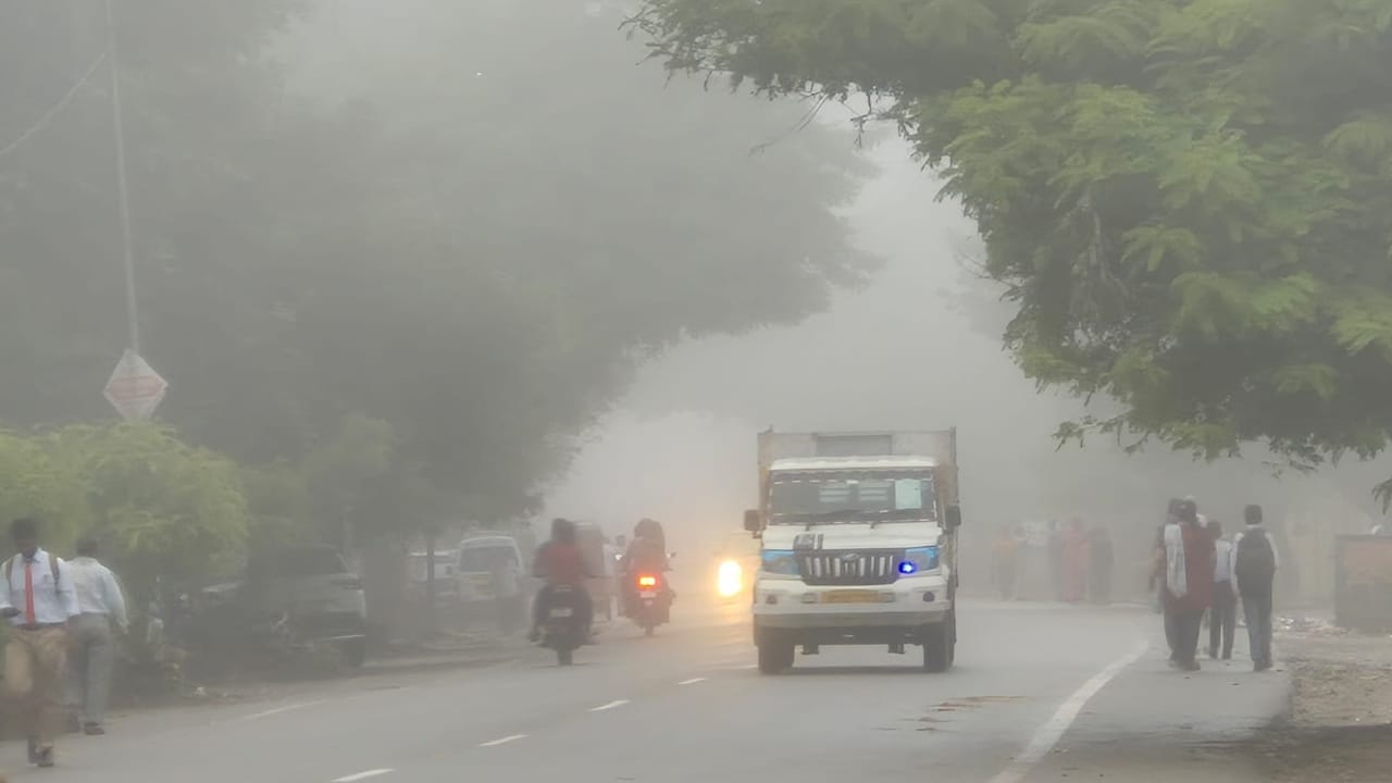 बदायूं में छाया कोहरा