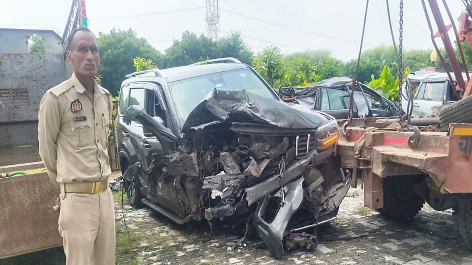 Etawah DFO Among Two Killed After SUV Collision, Four Seriously Injured