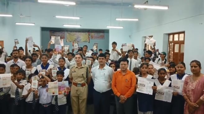 Kanpur Amar Ujala Police Ki Pathshala Do not be intimidated by threats of digital arrest complaint on 1930