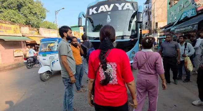 हमीरपुर में डबल डेकर बसों पर एआरटीओ की बड़ी कार्रवाई