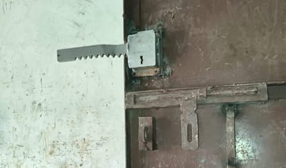 Kanpur Cunning thieves in auto go on spree break into scrap warehouse and make off with 12 lakh