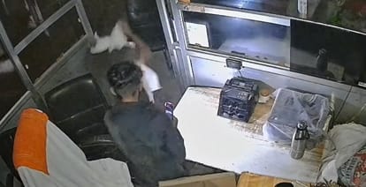 Kanpur Cunning thieves in auto go on spree break into scrap warehouse and make off with 12 lakh