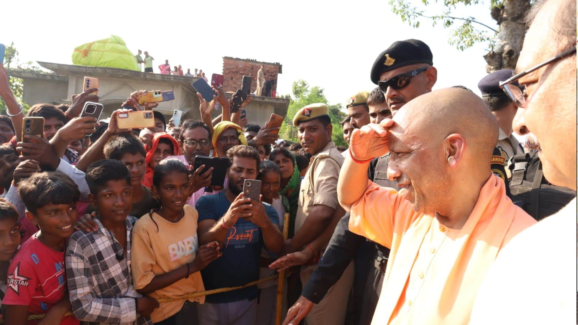 CM Yogi among flood victims in Kushinagar, 5,000 relief kits distributed.