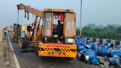 Kanpur: Truck Loaded with Chemical Drums Overturns on Elevated Bridge