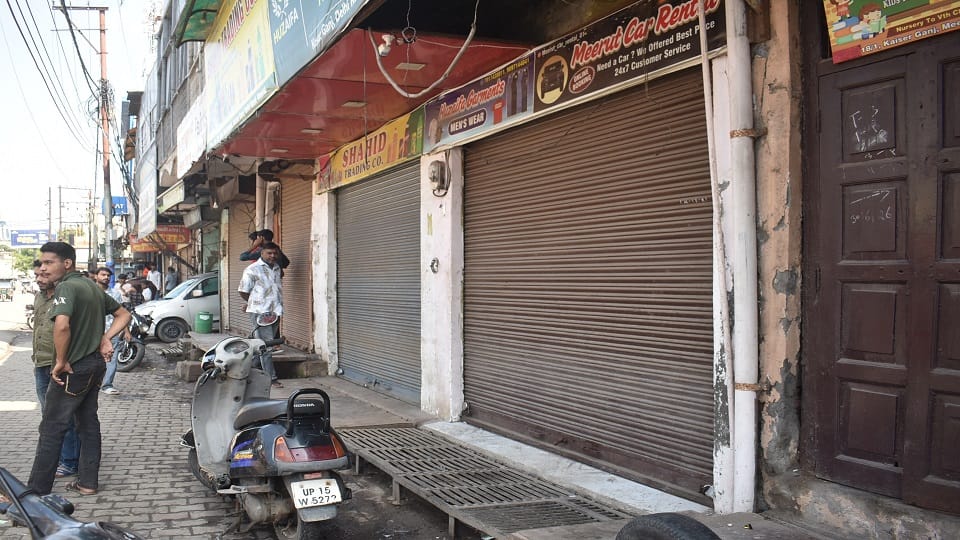 Meerut: Tensions ran high all day over the Kesarganj mosque; police stopped members of a Hindu organization