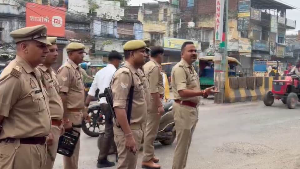 Police Alert After Hanuman Chalisa Recitation Announcement Outside Kesar Ganj Mosque, Market Shut