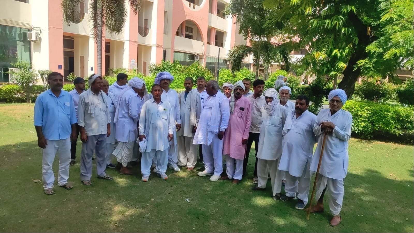 परिजन