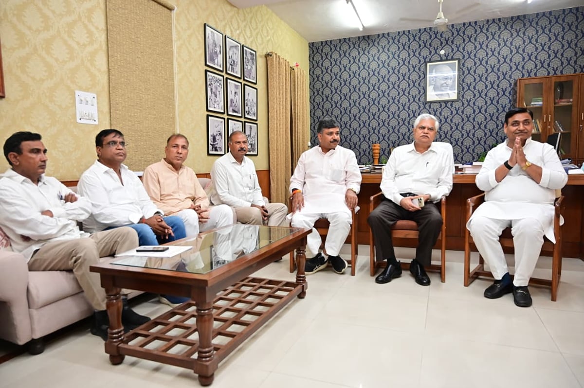 जयपुर: चुनाव में गड़बड़ी की शिकायत लेकर आयोग पहुंची कांग्रेस; कहा- बीजेपी के लिए काम करने वाले अफसर जांचे जाएं