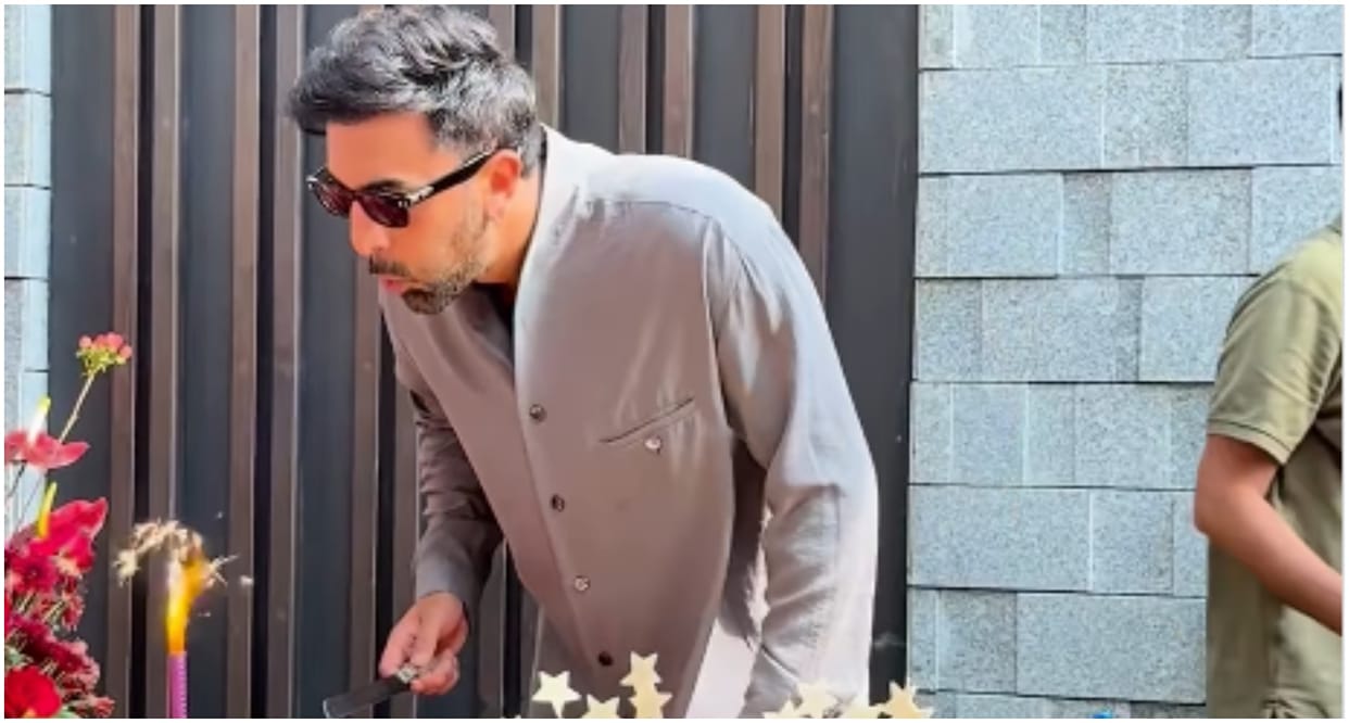 Ranbir Kapoor tried to blow out sparkle candle on his birthday video goes viral users comment