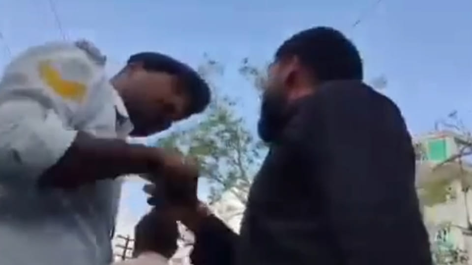 Jalaun: We won't install number plates issue as many challans as you want, Youths clash with traffic police