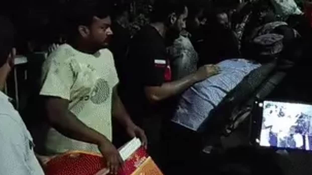 MP: Oil Tanker Overturns in Bhopal, Soybean Oil Spills on Road; People Arrive With Containers