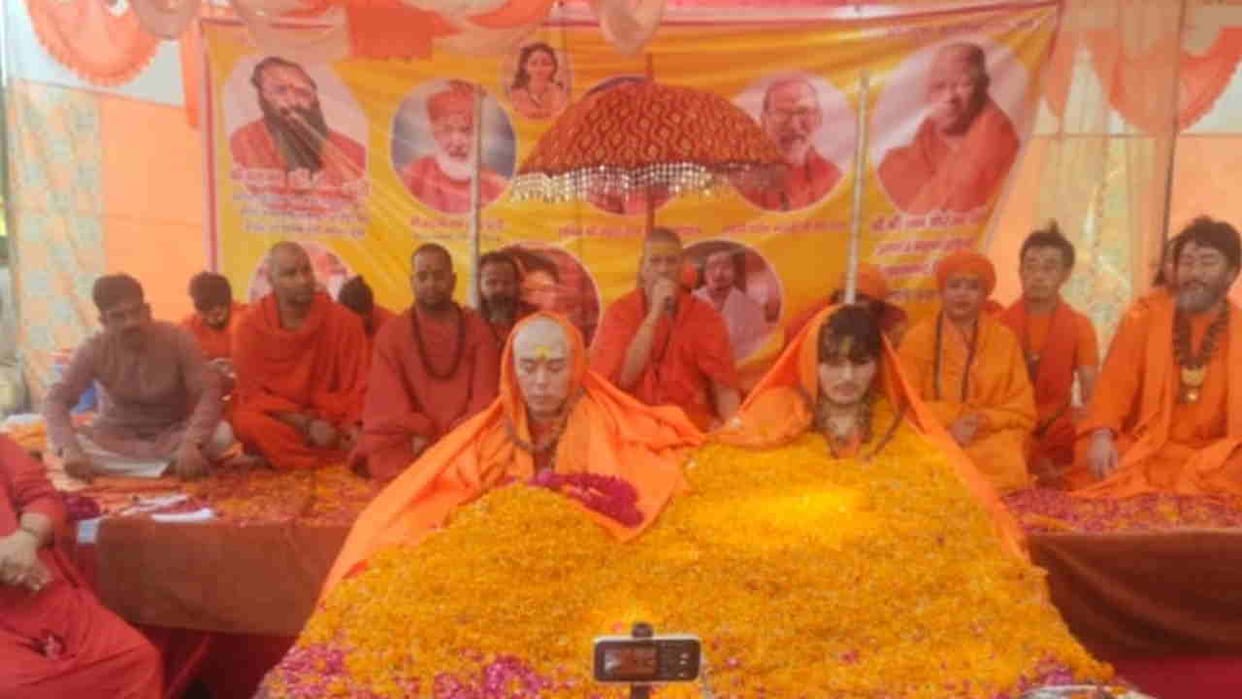 Japan Two saints swami mahadevanand and krishnanand giri appointed mahamandaleshwars of niranjani akhara