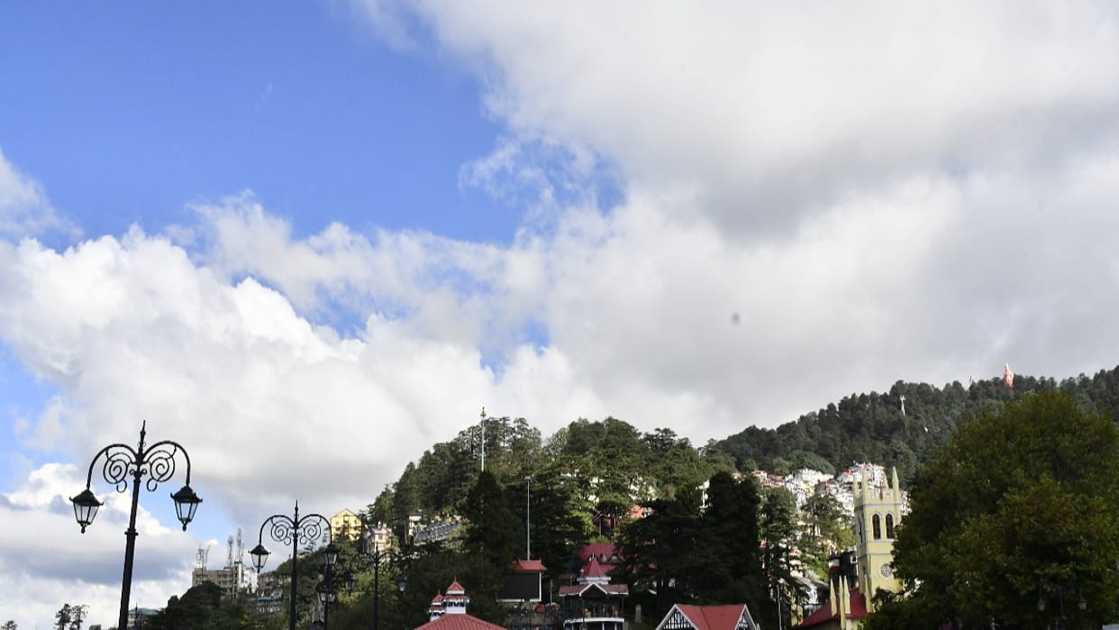Himachal Weather: Countdown to monsoon's departure begins 2,000 sheep and goats buried under snow at Rupin Pas
