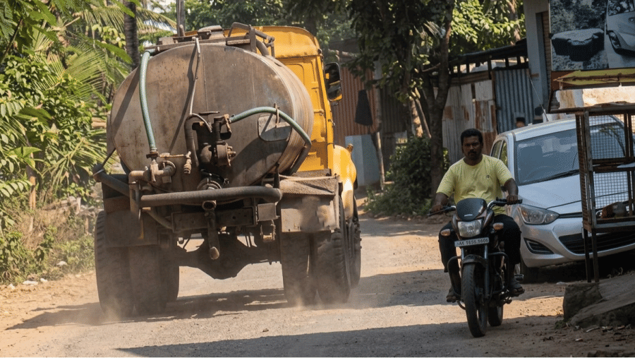 indore-road-accident-tanker-crushes-two-children-chhota-bangarda-news
