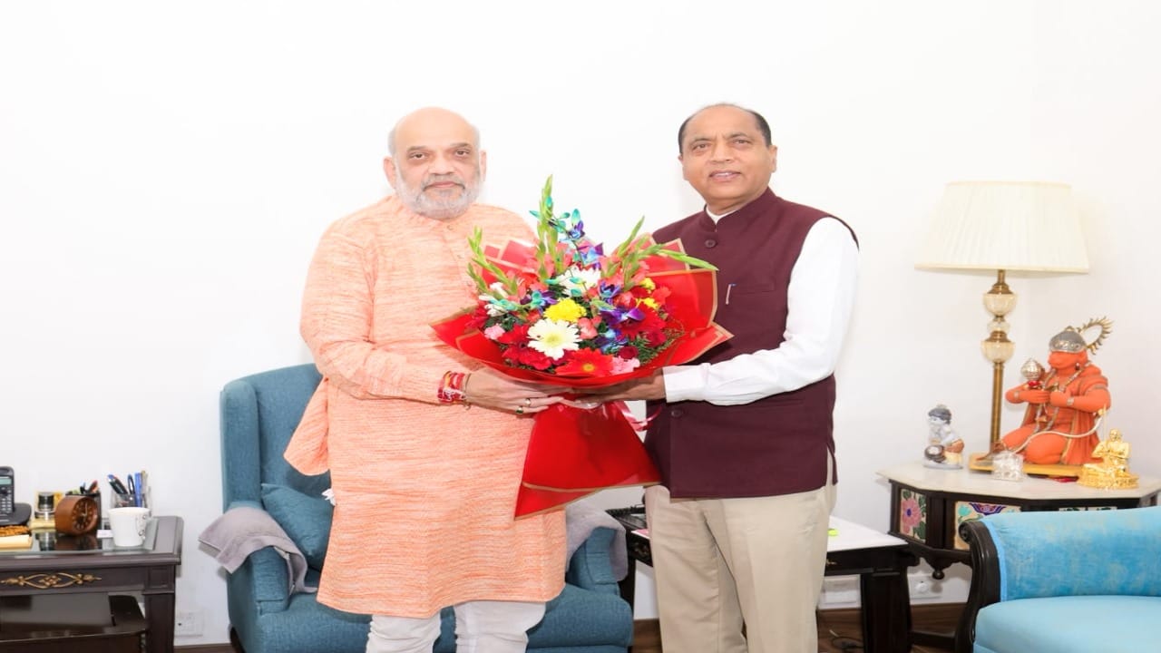 पूर्व मुख्यमंत्री जयराम ठाकुर केंद्रीय मंत्री अमित शाह से मिले।
