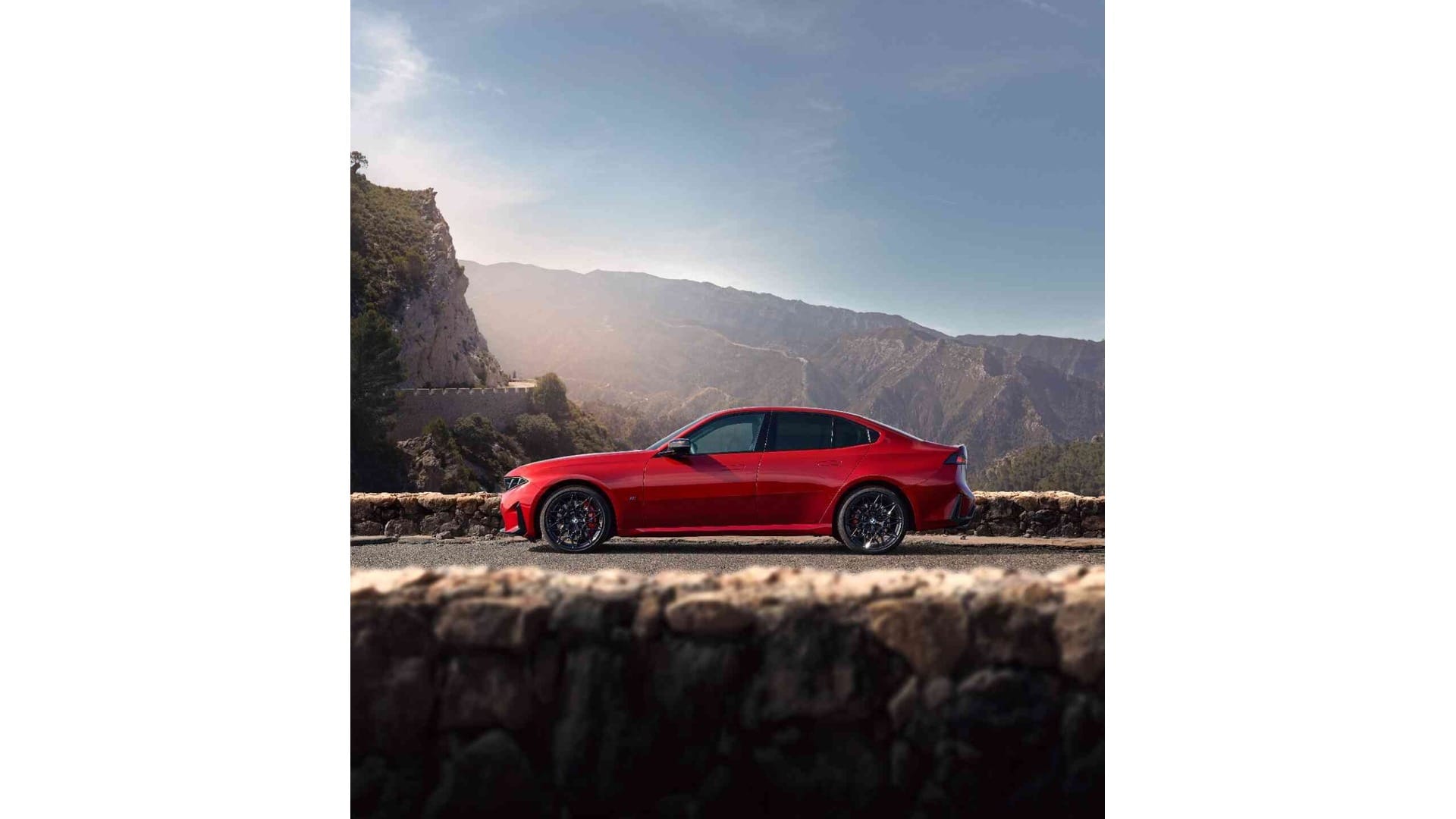 All-New BMW 3 Series Debuts Neue Klasse Design and 912km Range Electric i3