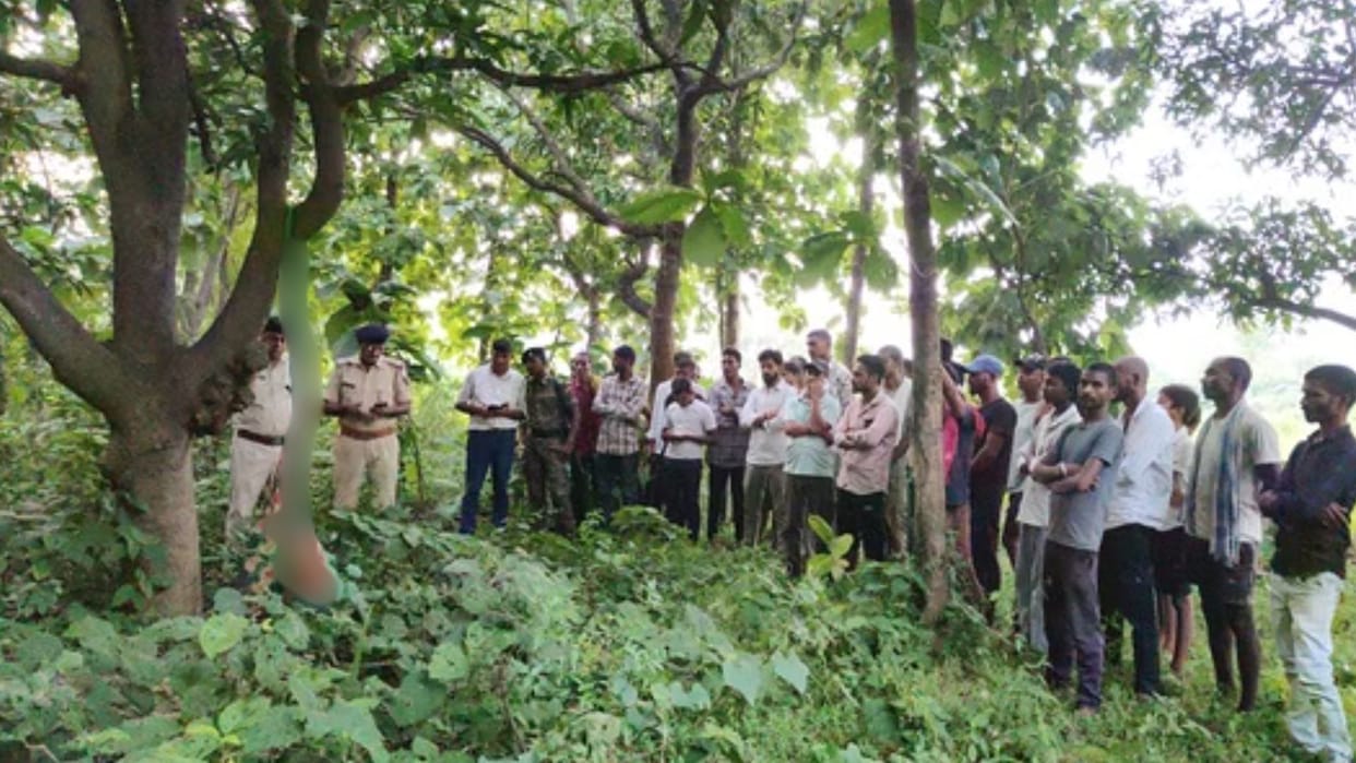 tatI-river-woman-body-found-hanging-sheikhpura-bihar-mystery