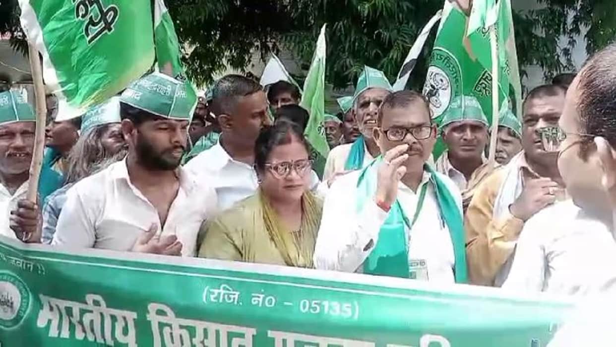 Farmers protest against land acquisition warn of agitation if demands are not met in Lakhimpur kheri