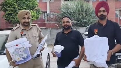 अमृतसर पुलिस बरामद सामान के साथ