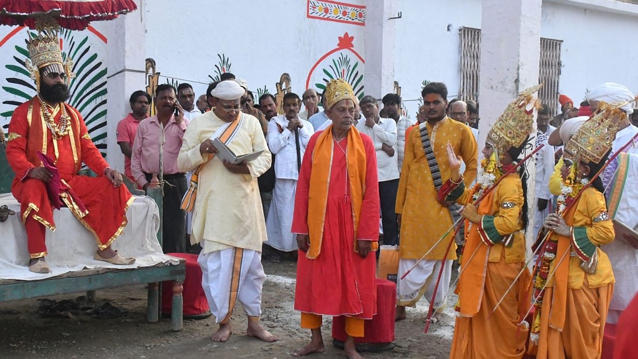 Ramlila Ram renounces throne and departs forest accompanied by Sita and Lakshman Nishadraj