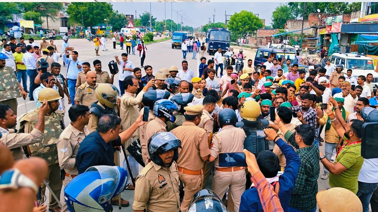 Protest against toll plaza on Varanasi-Azamgarh route farmer leader Ajit Singh taken in police custody