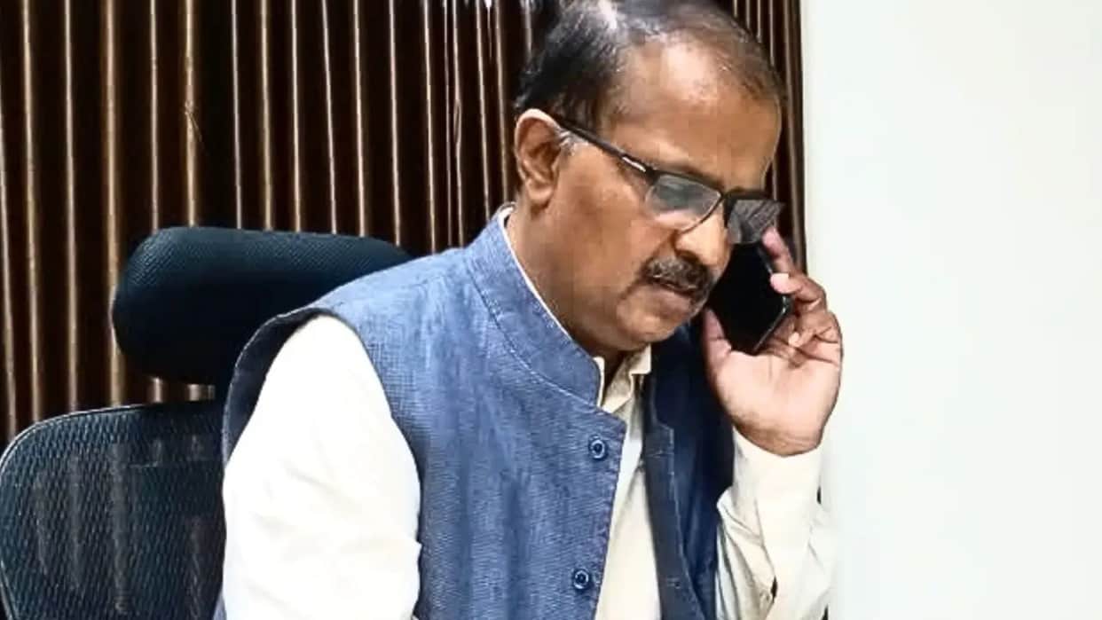 Major change in Bihar: Deepak Kumar appointed Principal Secretary to the CM after retirement, has been removed