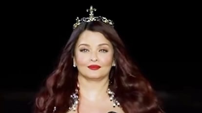 Aishwarya Rai Bachchan shares her stunning and beautiful photos in Black Outfit from Paris Fashion Week
