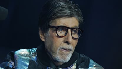 Amitabh Bachchan revealed he is suffering from knee injury in kbc 18 latest show