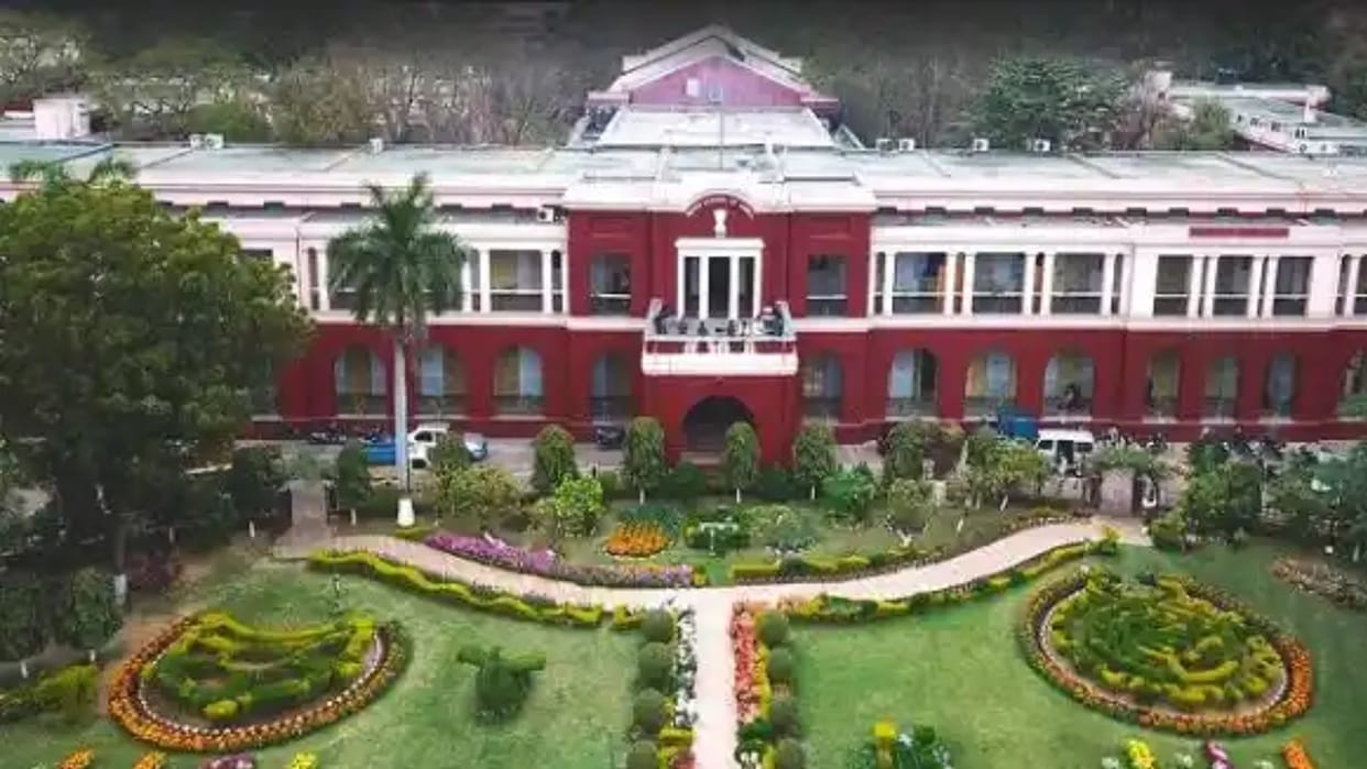 Jharkhand: MoU signed between IIT (ISM) Dhanbad and Urja Mobility News in hindi
