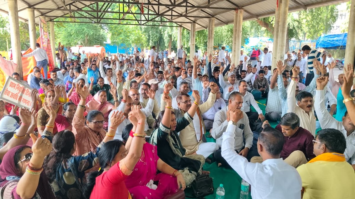 भोपाल में शिक्षक आंदोलन जारी: रीवा-शहडोल के शिक्षक भोपाल पहुंचे,गांधी जयंती पर सभी जिलों में उपवास-सत्याग्रह