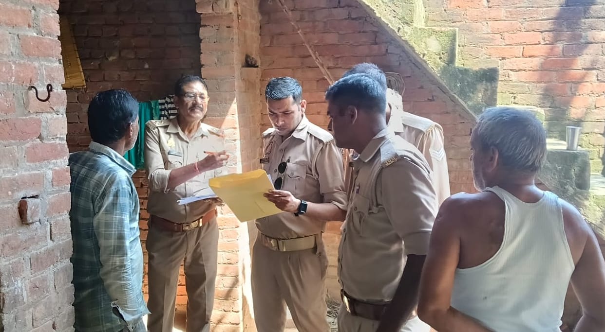 Farrukhabad Youth dies under suspicious circumstances wife alleges murder by strangulation