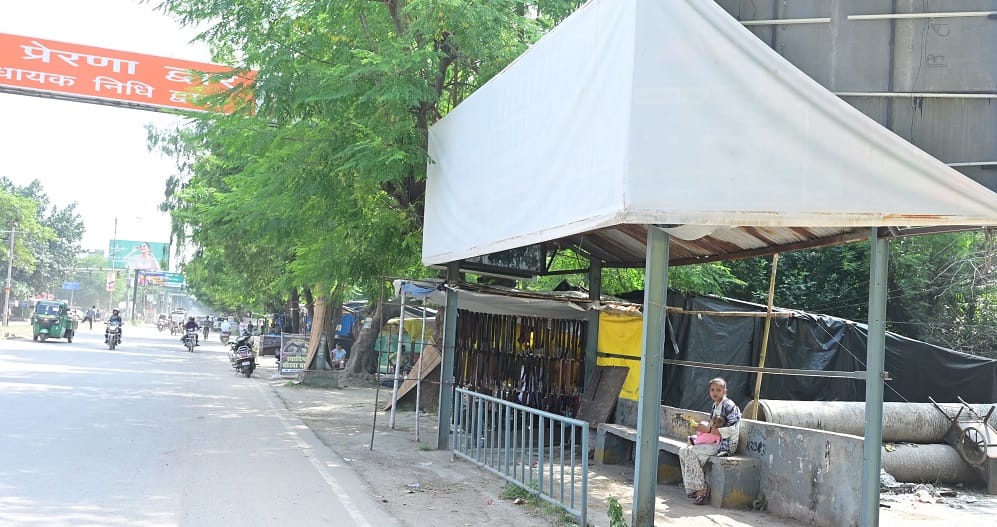 Wastage of MP funds in Kanpur Three bus stands built within a 200 meter stretch on a route buses dont even use