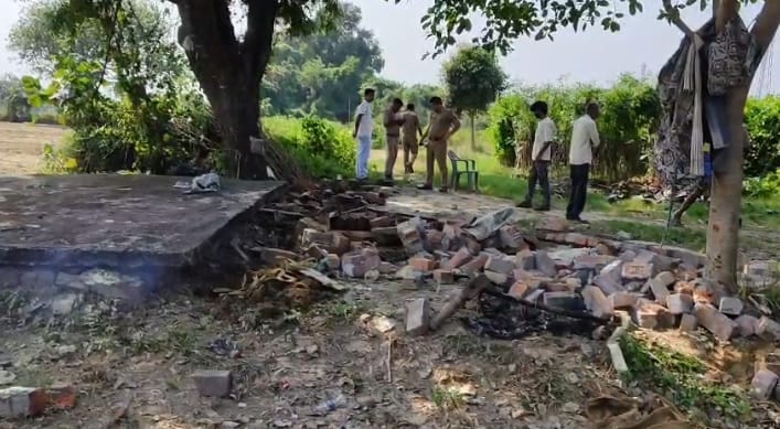 Farrukhabad Explosion Massive blast in a closed firecracker shop roof and room severely damaged
