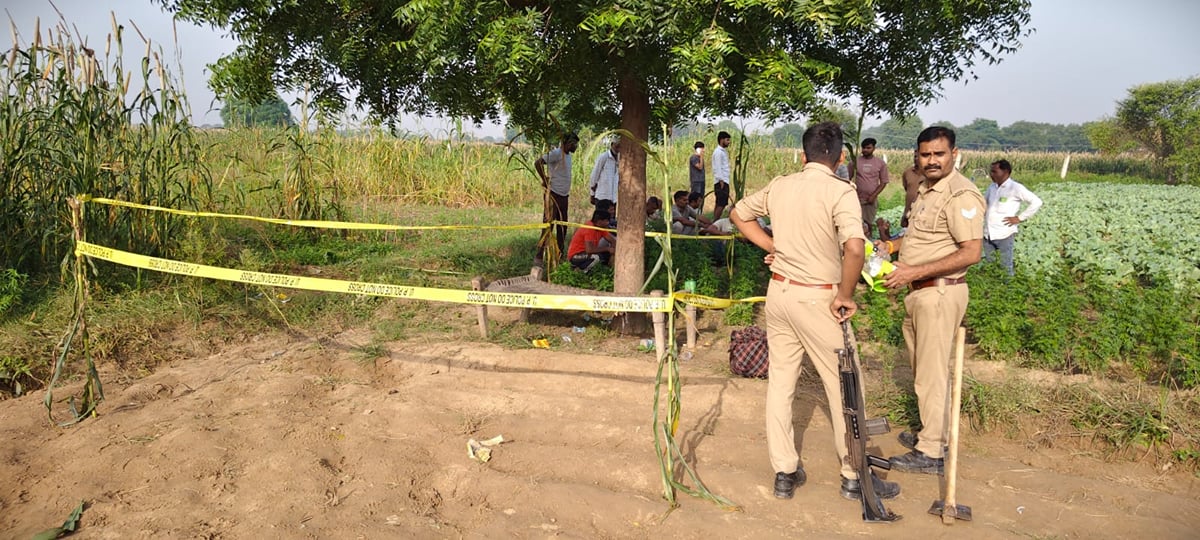 आगरा में सनसनीखेज वारदात: खेत में चारपाई पर सो रहे हिस्ट्रीशीटर की हत्या, चारपाई पर मिली लाश