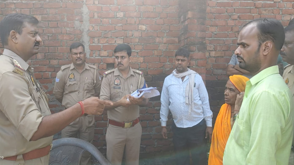 हरदोई: दाई के घर हुए प्रसव में 15 साल बाद गूंजी किलकारी 24 घंटे में हुई शांत, बच्ची के बाद मां ने भी तोड़ा दम