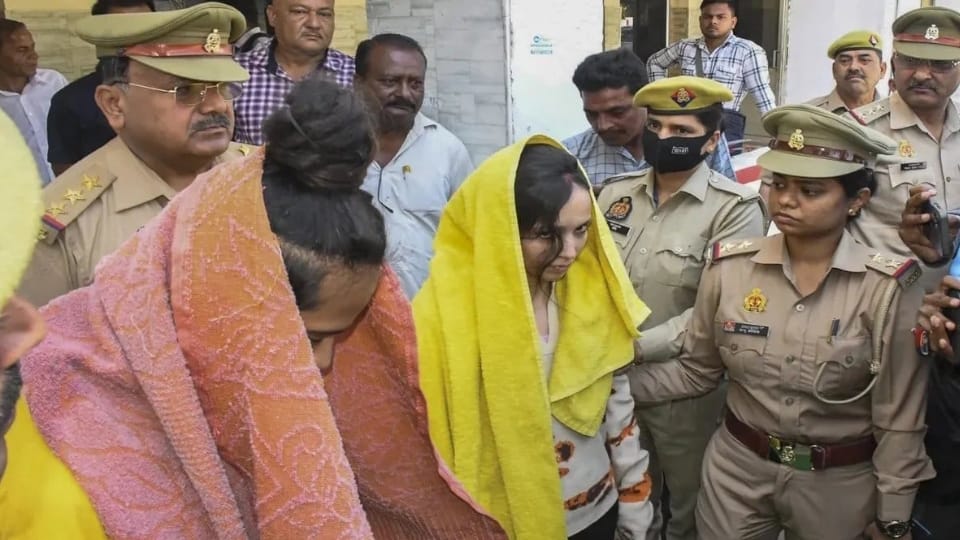 Meerut Blue Drum case What punishment can given now Saurabh wife Muskan asked officer Sahil broke down tears