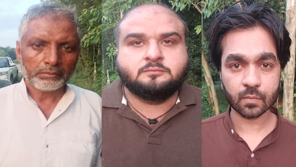 Saharanpur: Three smugglers arrested with a cache of weapons and 425 cartridges