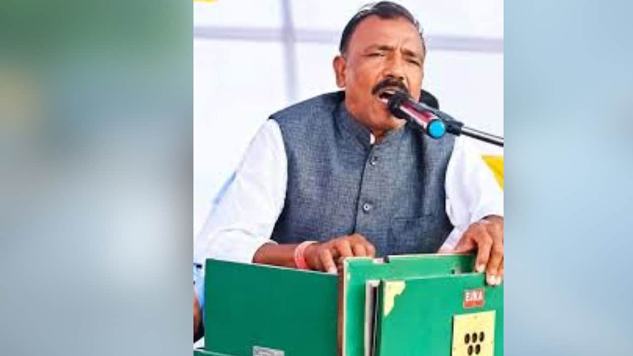 Jharkhand: Palamu's renowned folk singer Shiv Kumar Chaudhary passes away.