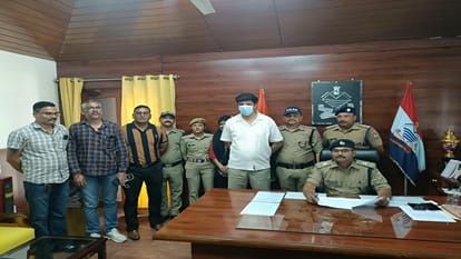 स्मैक के साथ सैनिक की पत्नी और युवक गिरफ्तार