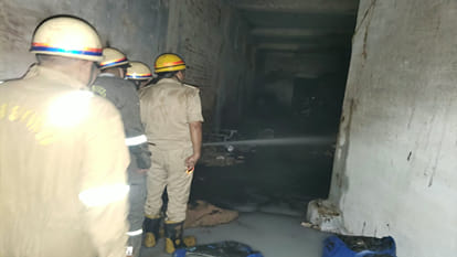 Kanpur: Fire Breaks Out at Chemical and Plastic Factory; Firefighters Bring It Under Control